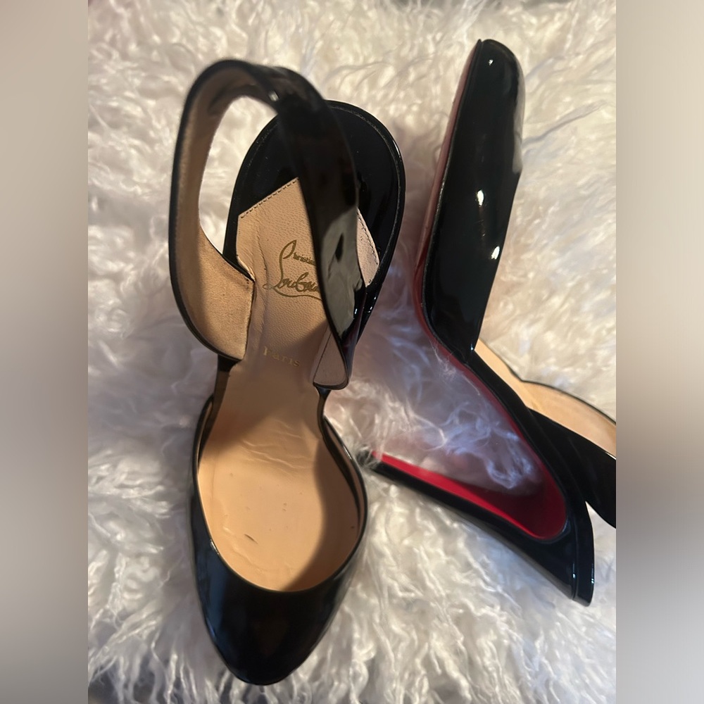 Patent Loub slingbacks! Perfect classic heel!